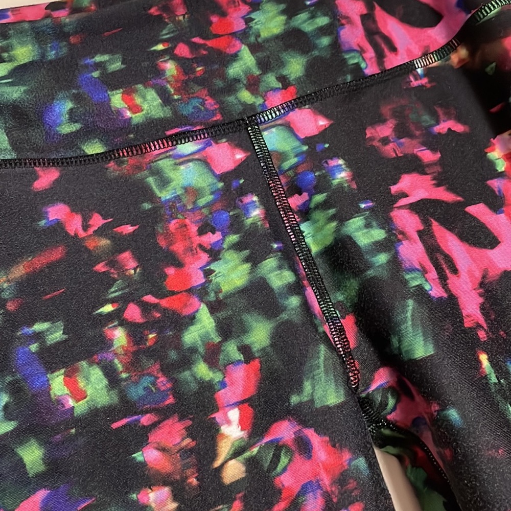Multicolor Fabletics leggings - Picture 2 of 3